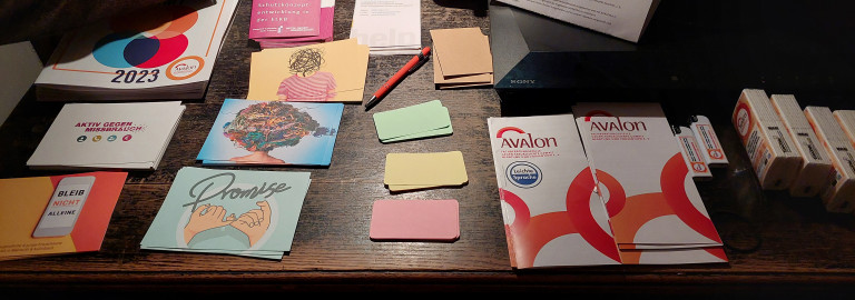 Avalon - Material